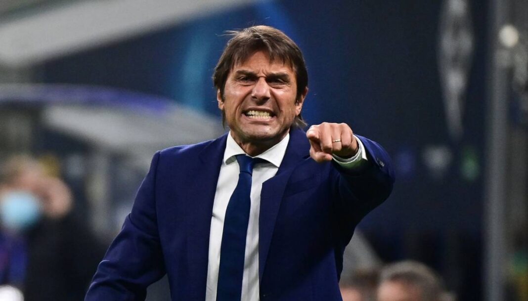 Antonio Conte pronto per l'ultima di campionato. Vuole lo Scudetto