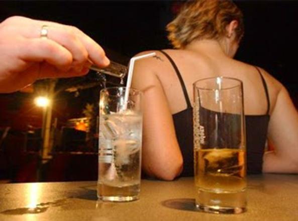 braccialetti anti-droga Salerno Braccialetti che cambiano colore per rilevare sostanze nei drink a Salerno