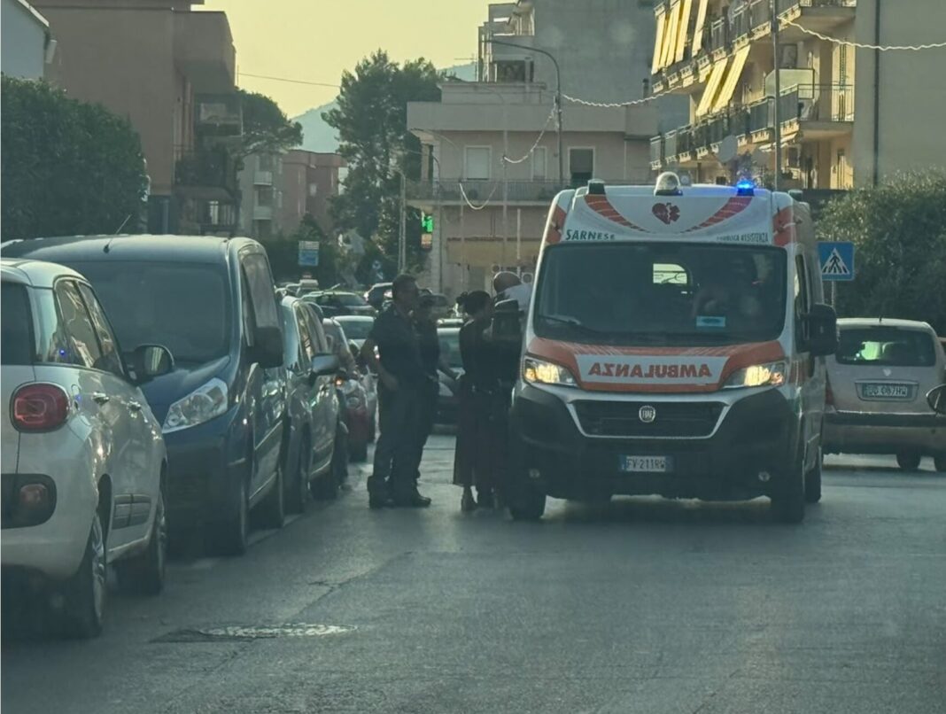 uomo barricato a Sarno intervento Polizia Polizia di Stato a Sarno durante intervento di soccorso